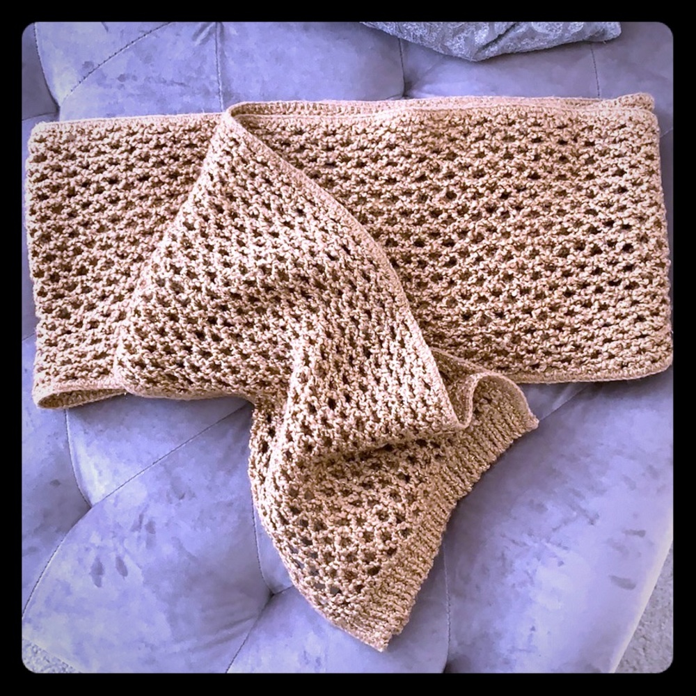 💛Beautiful Gold/ Tan Scarf